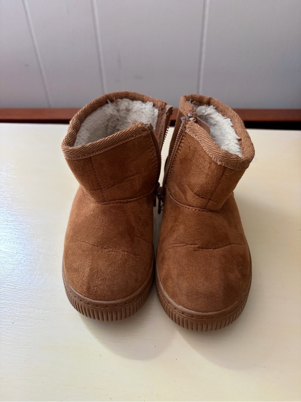 Toddler kids size 5 unisex Cat & Jack ugg boot dupes in a rich caramel tan color